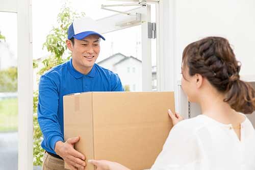 玄関で渡すだけ