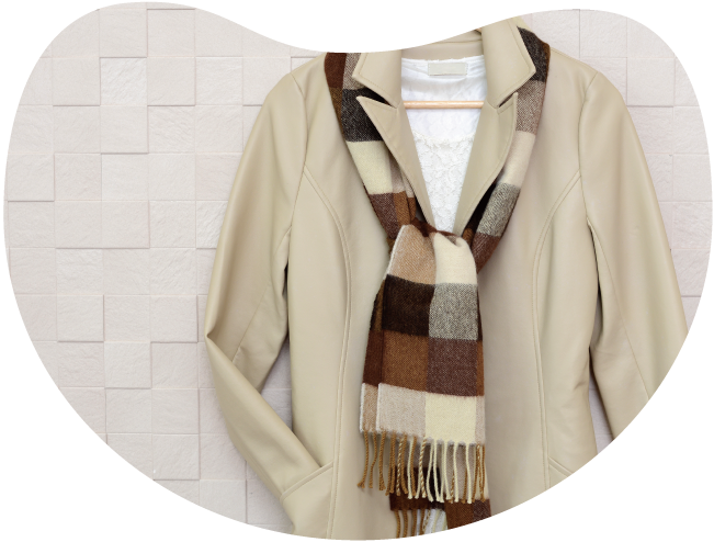 シミひとつ見逃さないプロの目による検品